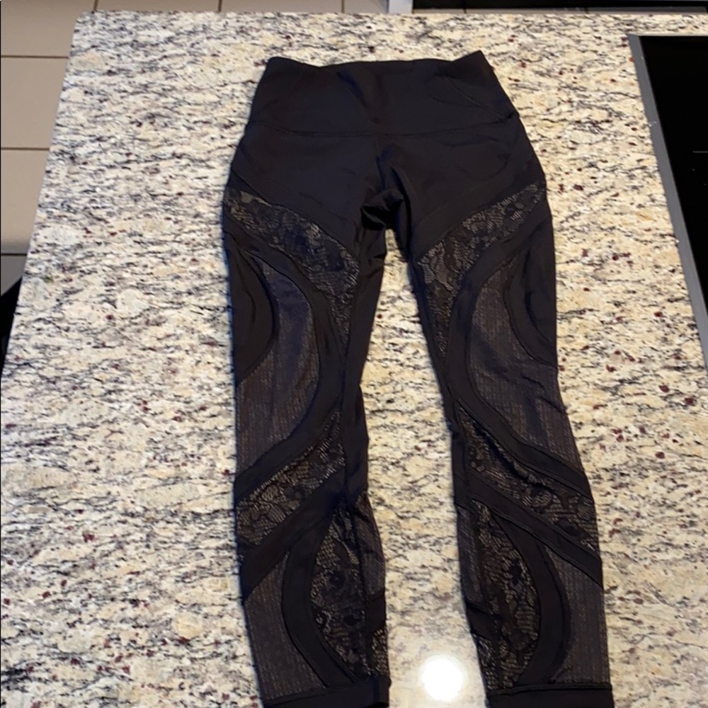 Lulu lemon lace capris